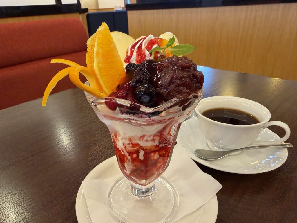 さかい珈琲のフルーツパフェ