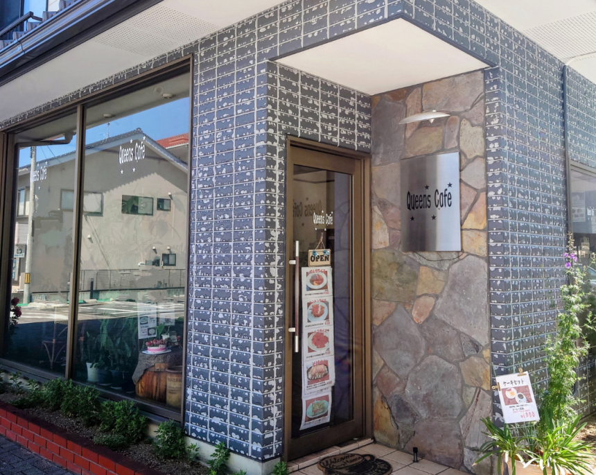 クインズ カフェ